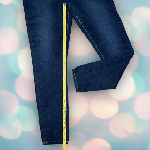 Signature Gold Levi Strauss Women’s Denim Mid-Rise Skinny Jeans Size 6 - Picture 3 of 6